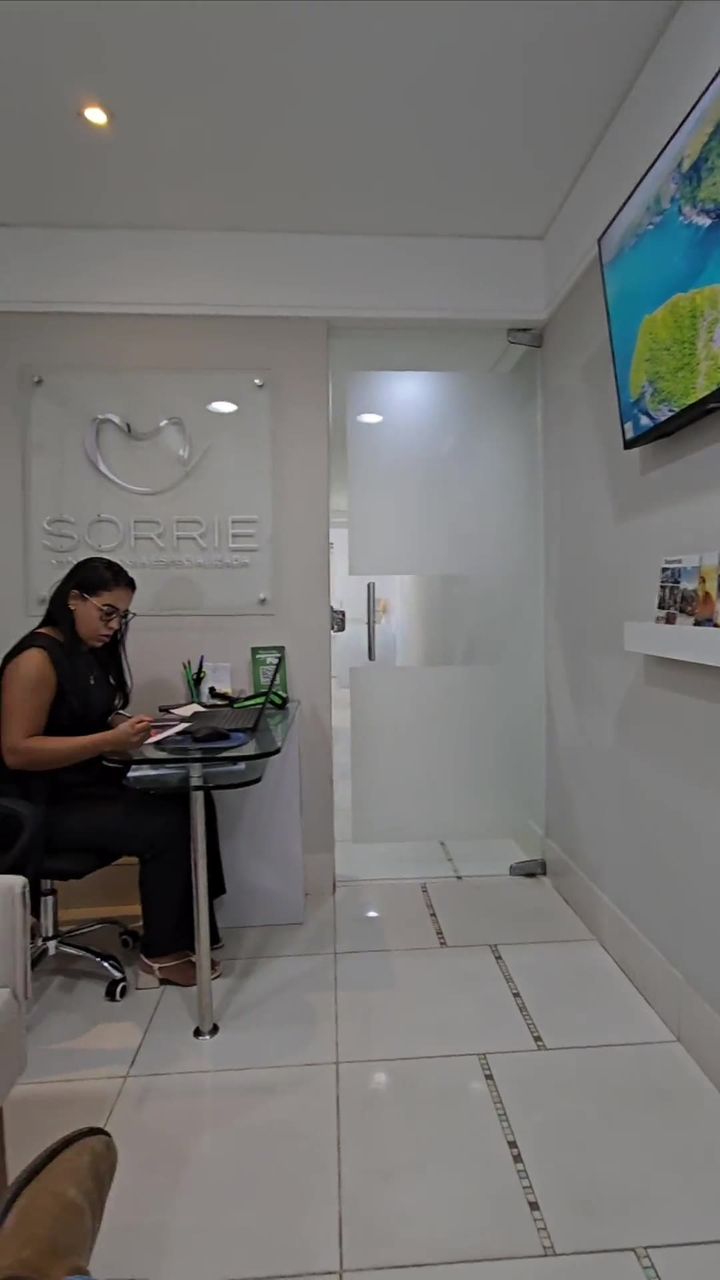 Tour pela clínica SORRIE+ na Enseada do Suá
